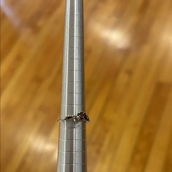 Delicate 14k Gold Twist Ring with Ruby-Red Stone - Picture 9 of 12